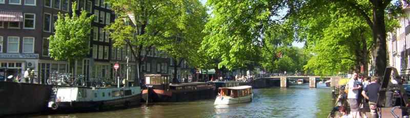 Die berühmten Grachten von Amsterdam